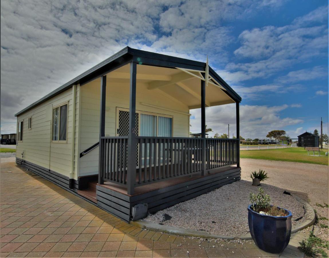 Edithburgh Caravan Park Campsite 2*